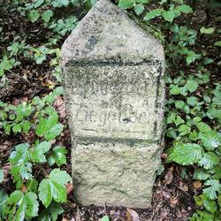 Alter Wegstein