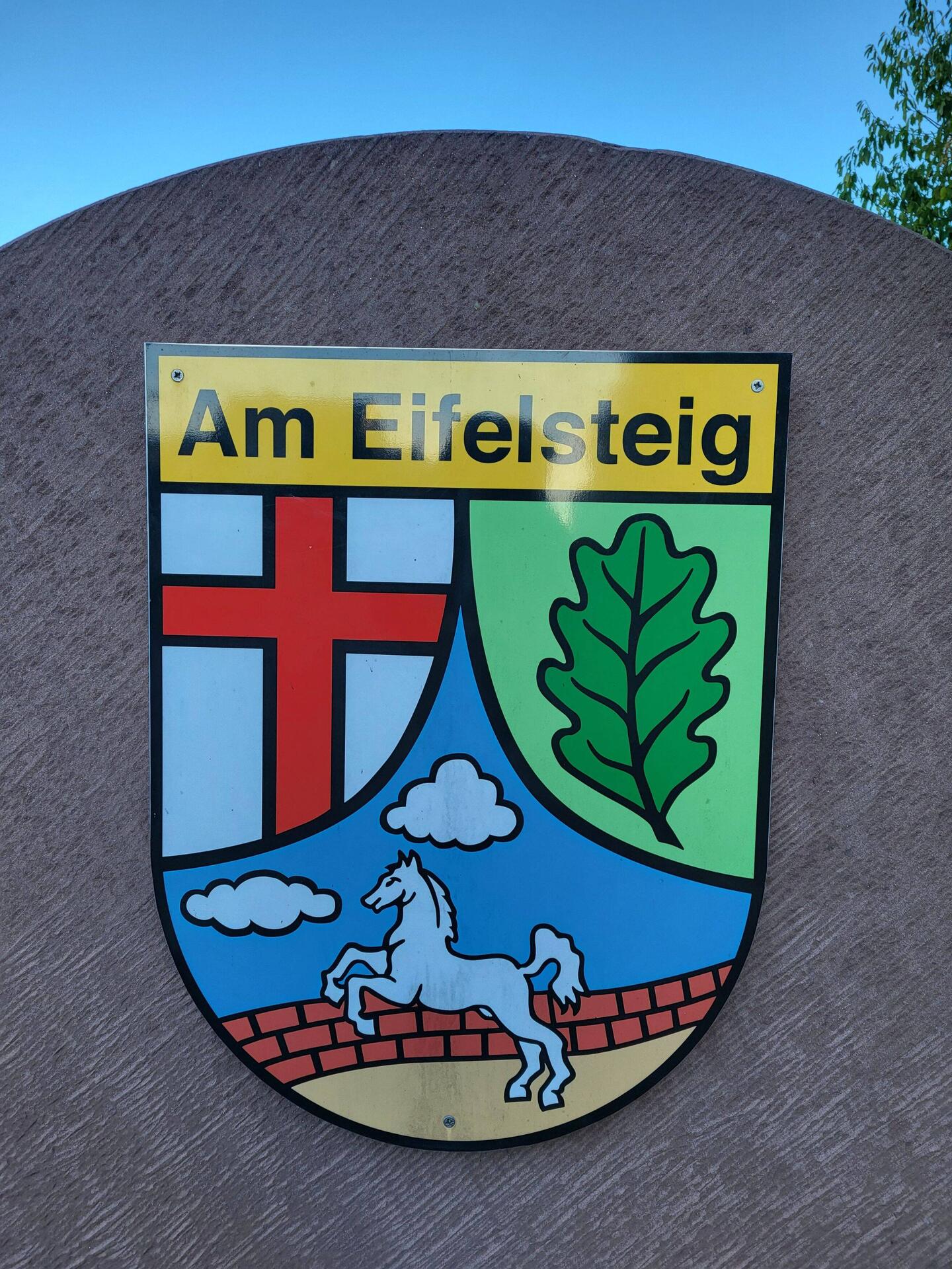 Am Ortseingang von Rodt.