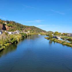 Über die Mosel laufe ich in Trier ein.