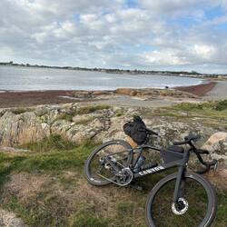 Hier en daar een moedige windsurfer