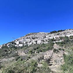 Calascio von unten