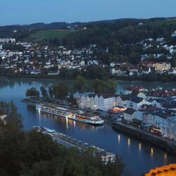 Von der Veste Oberhaus blickt man auf den Zusammenfluss von Donau und Inn