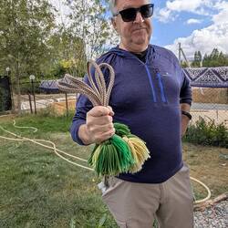 The master decorator is responsible for the decorating tassles