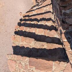 Treppe hoch zum "Tour"... Eine steile und enge Sache