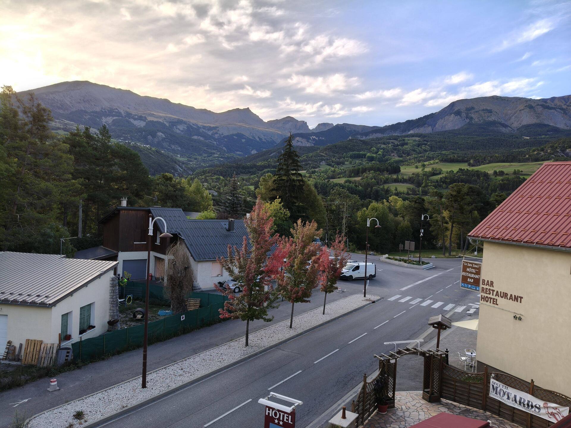Morgen Stimmung beim Start in Hotel in. Jausin in Jausiers