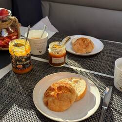 Bevor es losgeht, wird gefrühstückt