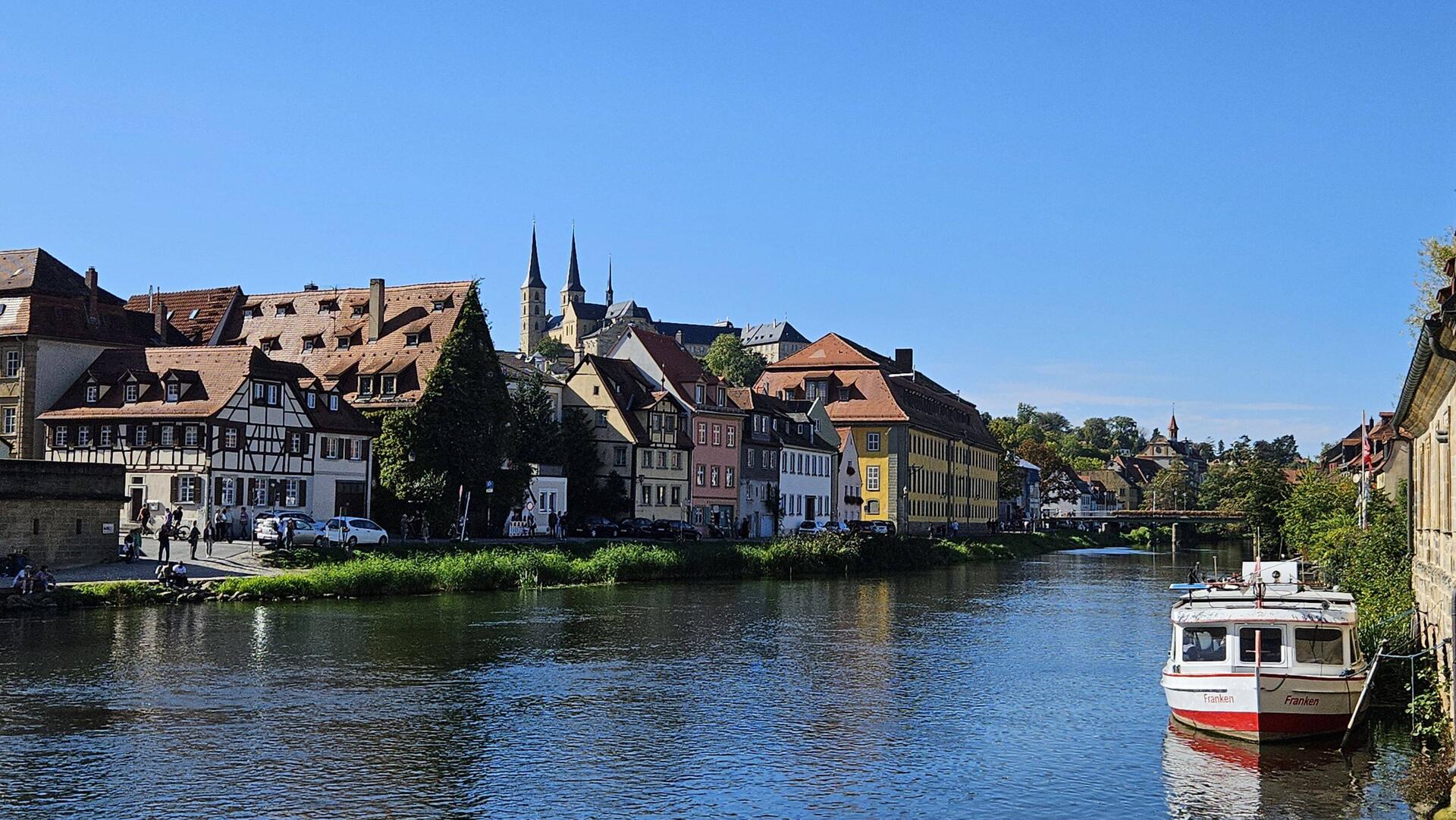Blick über die Regnitz zur Bamberger Altstadt