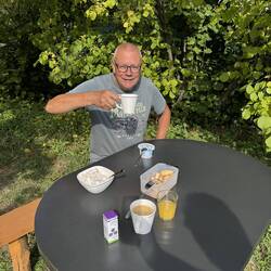 Letztes Frühstück im Ushangi Village