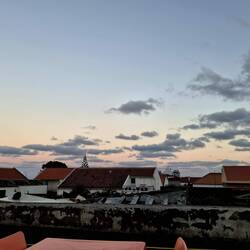 Sonnenuntergang am Crêpesstand. Uns war kalt 🙈.