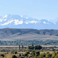 Beautiful snowcapped mountains on the border to China
