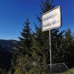 ab hier nur sehr schmale Panoramastrasse