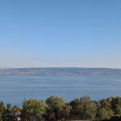 Blick über den Lac Léman nach Lausanne