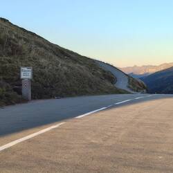 Klausenpass, nur noch einzelne Idealisten sind zum Sonnenuntergang