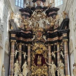 Innen viel Barock