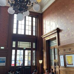 Wartehalle Bahnhof Saint Jean