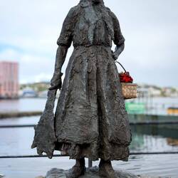 "Klippfiskkjerringa" honors the women who worked in the clipfish industry — Kristiansund.