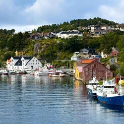 Looking aft from the ship to Gomalandet — Kristiansund.