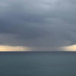 Der Regen, zieht an uns vorbei