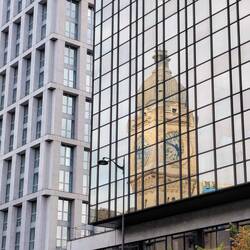 And a perfect reflection in the adjacent windows