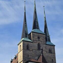 Gleich neben dem Dom: Kirche St. Severi