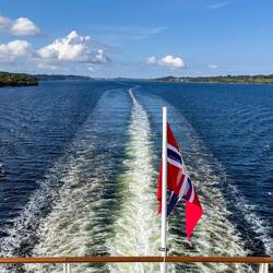 Time to bid the Norwegian coast "ha det" ... Bergen is just around the corner now.