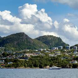 Scenery on our way to the Jekteviksterminalen — Bergen, Norway.
