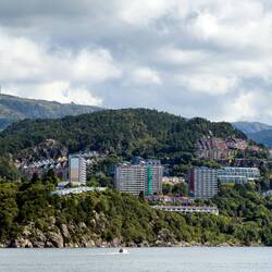 Scenery on our way to the Jekteviksterminalen — Bergen, Norway.