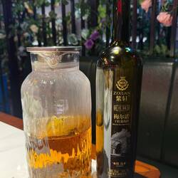 Thé de chrysanthème et Cabernet Sauvignon, le verre à moitié plein ou à moitié vide?
