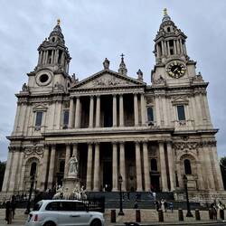 Ein anderer Blickwinkel auf die St. Paul's Cathedral.