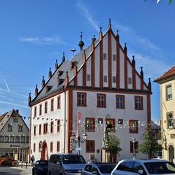 ... mit Altem Rathaus