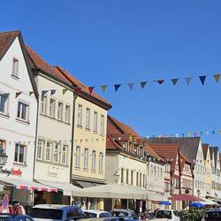 Mittags in Hassfurt: Hauptstraße...