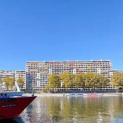 And all of a sudden you have exited the parc and are on the banks of the Seine