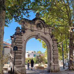 Apart from the arches, the entry to Parc Georges Brassens was fairly non descript