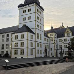Gymnasium und Theologische Fakultät