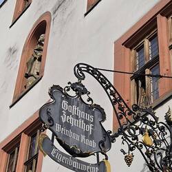 An Wein herrscht kein Mangel,...
