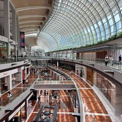 im Luxuseinkaufszentrum Marina Bay Sands