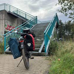Treppe über die A2
