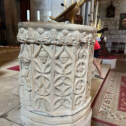 Santiago perigrino on the left side of the 15th century pulpit