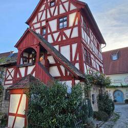 Die "Alte Eich", ein schmales Fachwerkhaus mit Aussentreppe, beherbergte einst das Eichamt