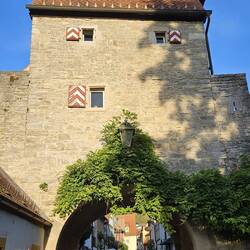 Das Maintor, eines von drei Stadttoren