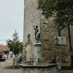 Schachtbrunnen an der Kulturkirche