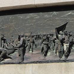 Relief, vermutlich die Landung bei Marsala, 1860, unter dem Reiterdenkmal Giuseppe Garibaldis.