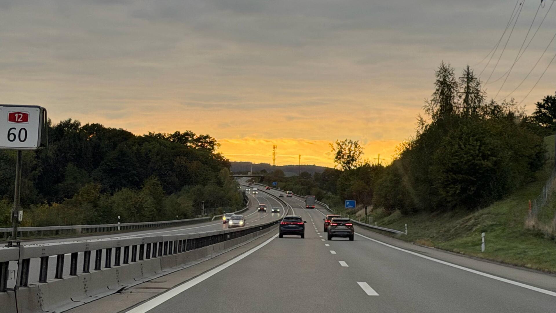 Dem Sonnenuntergang entgegen