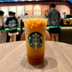 Im Vergleich zu den anderen Shops im Park war Starbucks günstig.
