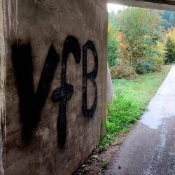 Kurz nach Überschreiten der "Grenze" von Baden nach Württemberg statt KSC- wieder VfB-Land