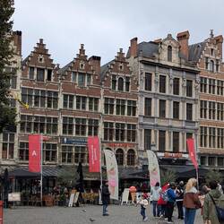 historische Gildehäuser am Vlaammarkt