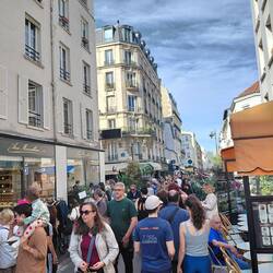 The bustling crowds at the vide greniere