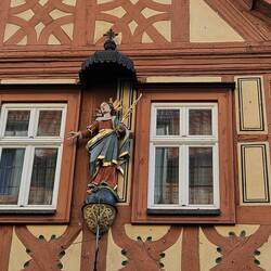 ...mit hübschen Details, auch wenn die Madonnen-Dichte geringer ist als in Bamberg