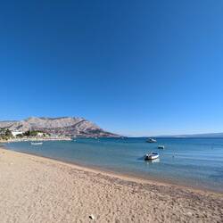 4 km vor Omis