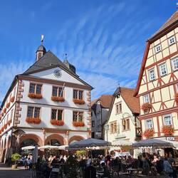 Lohr, das "Tor zum Spessart ": Marktplatz...